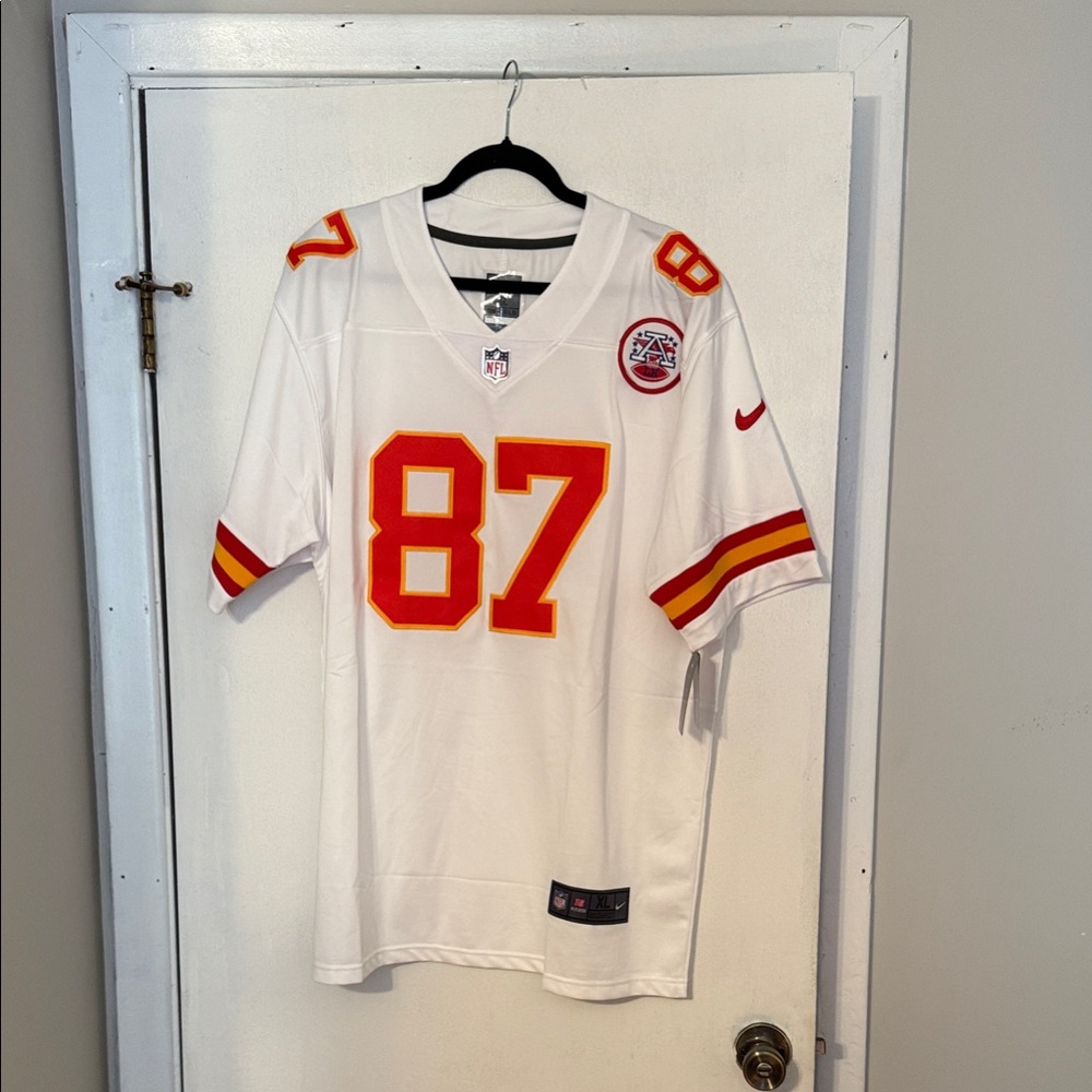 NFL Kansas City Chiefs Travis Kelce Jersey    NWT